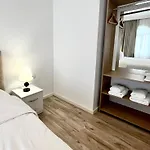 Riviera Boutique Hotel-city Center Отель Влёра