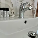 Riviera Boutique Hotel-city Center 3* Влёра