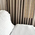 Riviera Boutique Hotel-city Center Отель