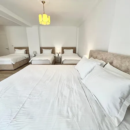 Отель Riviera Boutique Hotel-city Center Влёра
