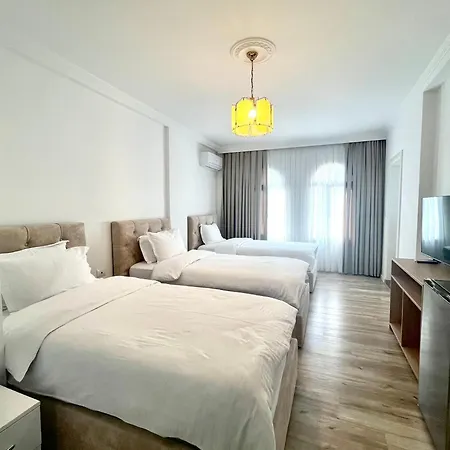 Riviera Boutique Hotel-city Center 3*