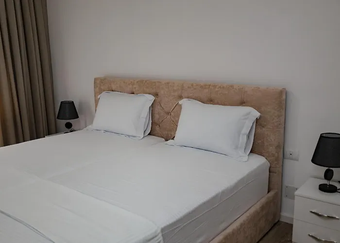 فندق Riviera Hotel-city Center 3*