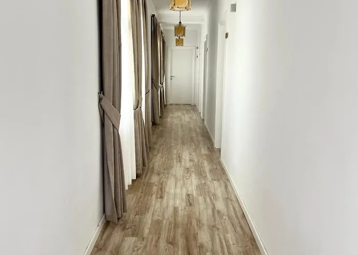 Hotel Riviera Boutique Hotel-city Center 3*