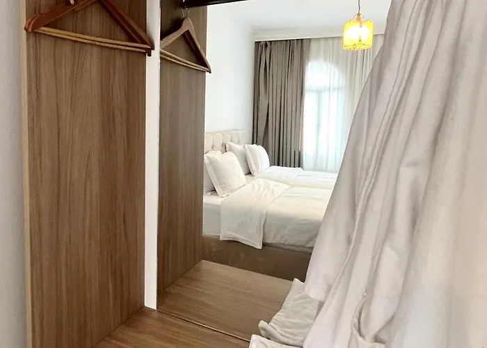 Hotel Riviera Boutique Hotel-city Center Vlorë