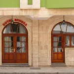 Hotel Riviera Boutique Hotel-city Center 3*