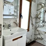 Riviera Boutique Hotel-city Center 3* Vlorë