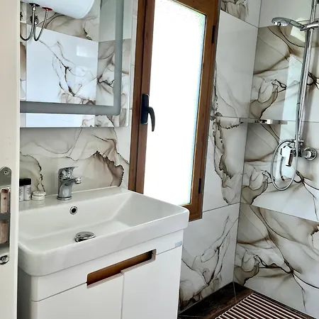 Riviera Boutique Hotel-city Center 3* Avlonya