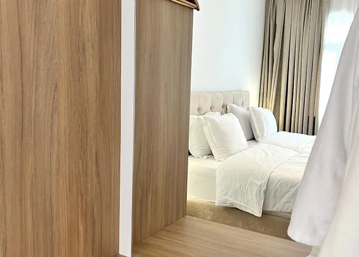 Riviera Boutique Hotel-city Center 3*