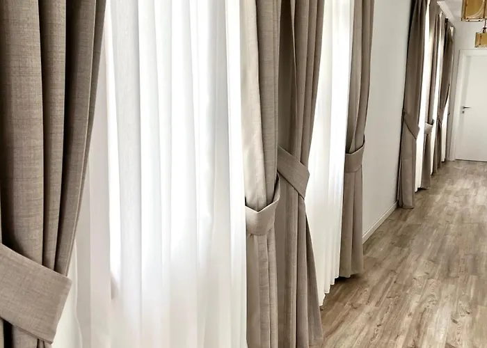 Riviera Boutique Hotel-city Center